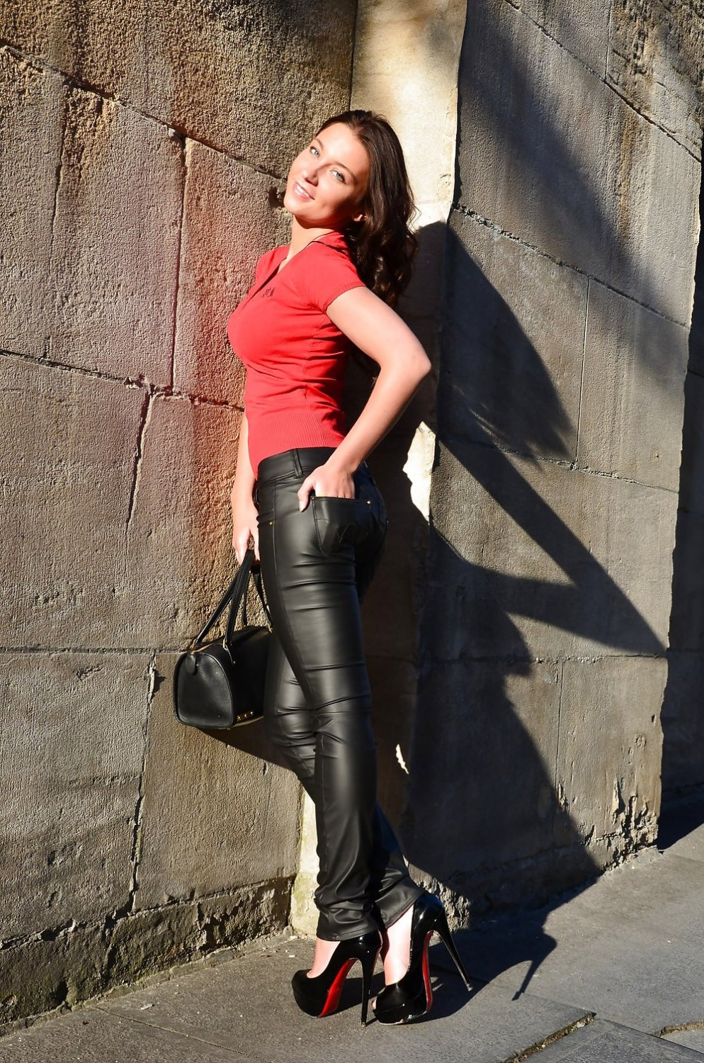 Julie Skyhigh 4 #0hOVraTJ