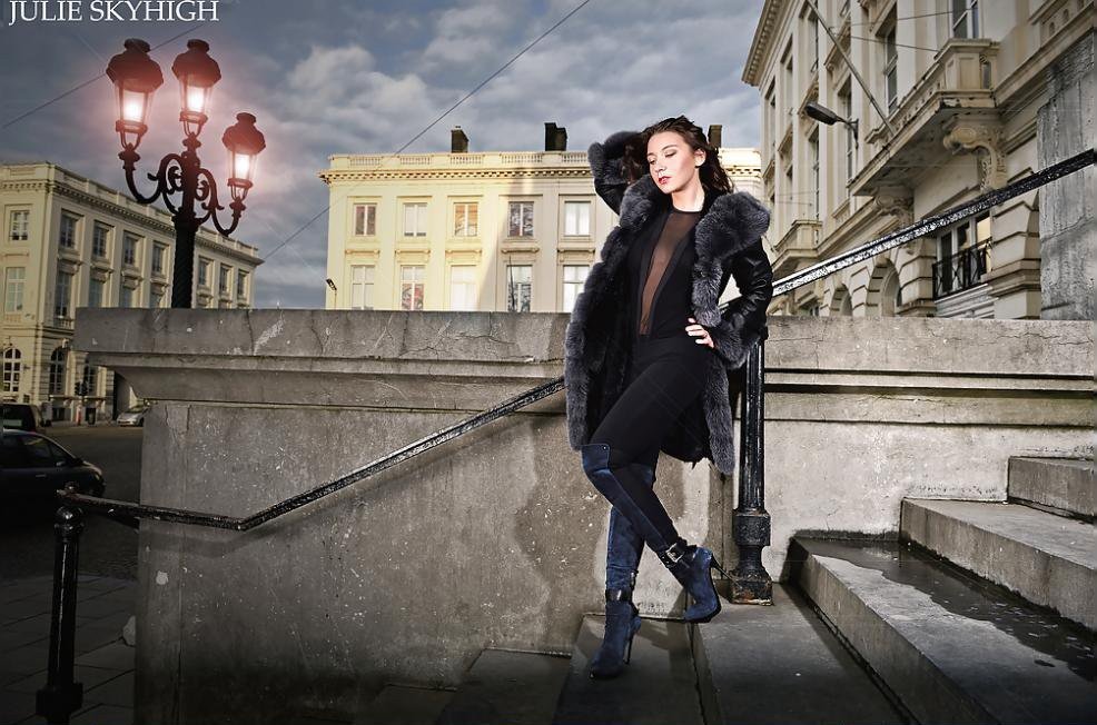 Julie Skyhigh 4 #alA1U0FS