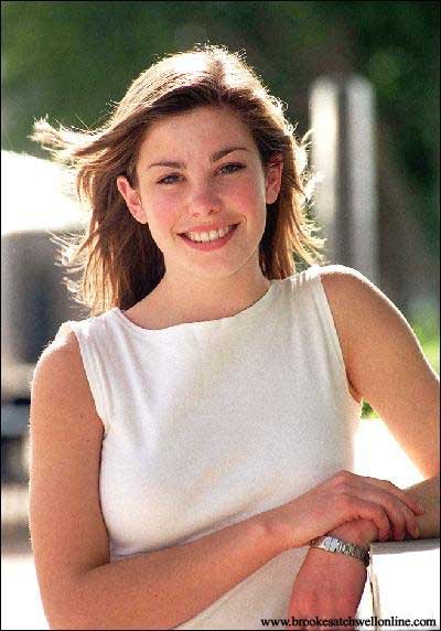 Brooke Satchwell Gallery #hLoV6H0h