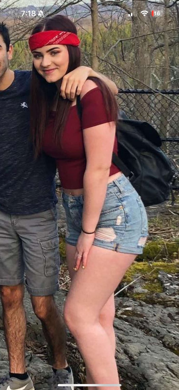 Singer bombshell #E6PhQhBN