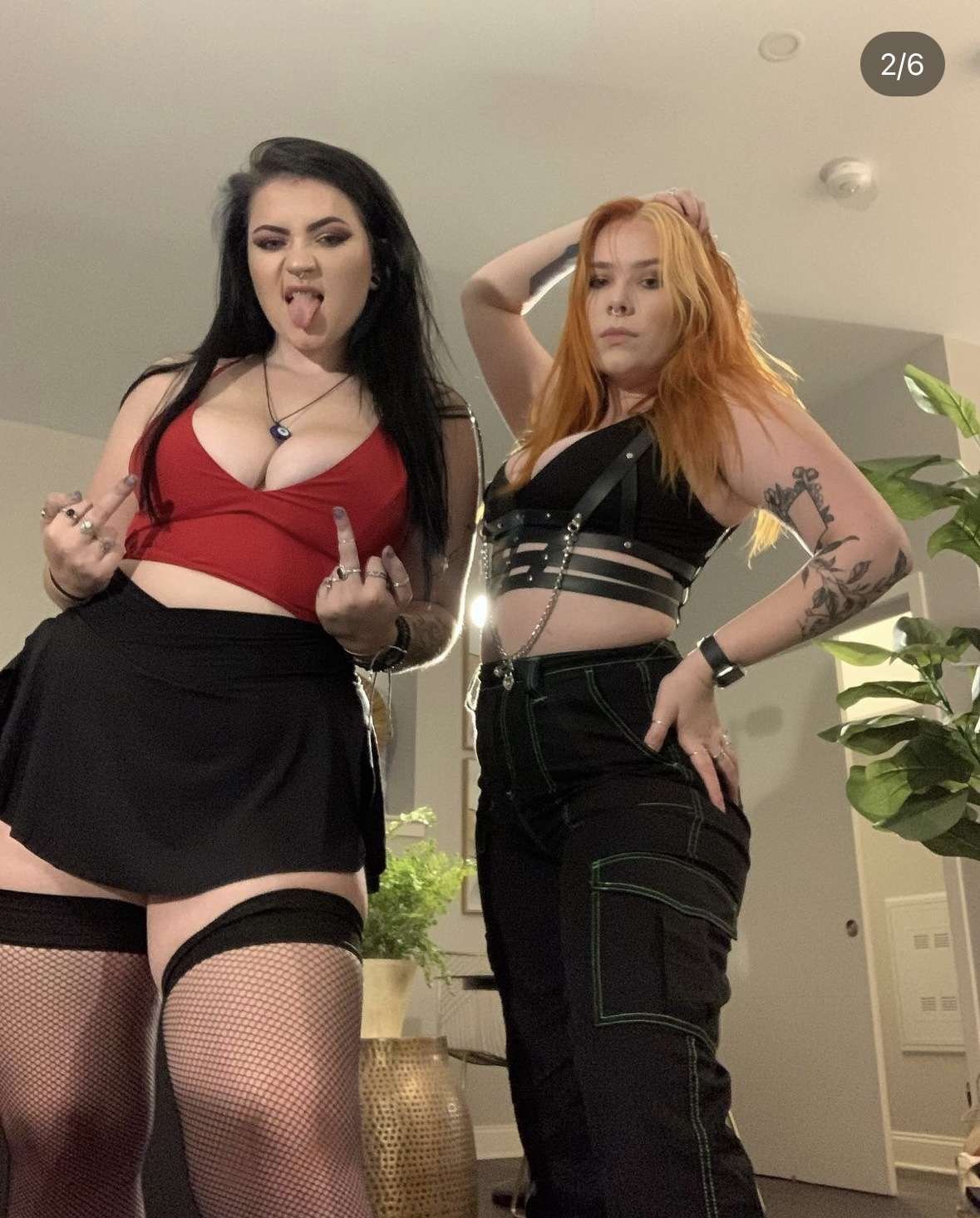 Singer bombshell #cZDr4sVe