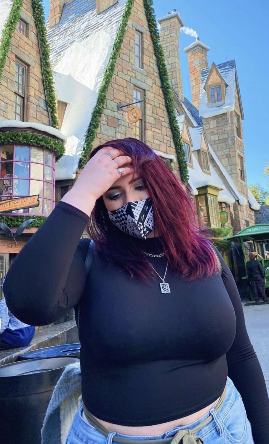 Singer bombshell #gWMsYXfb