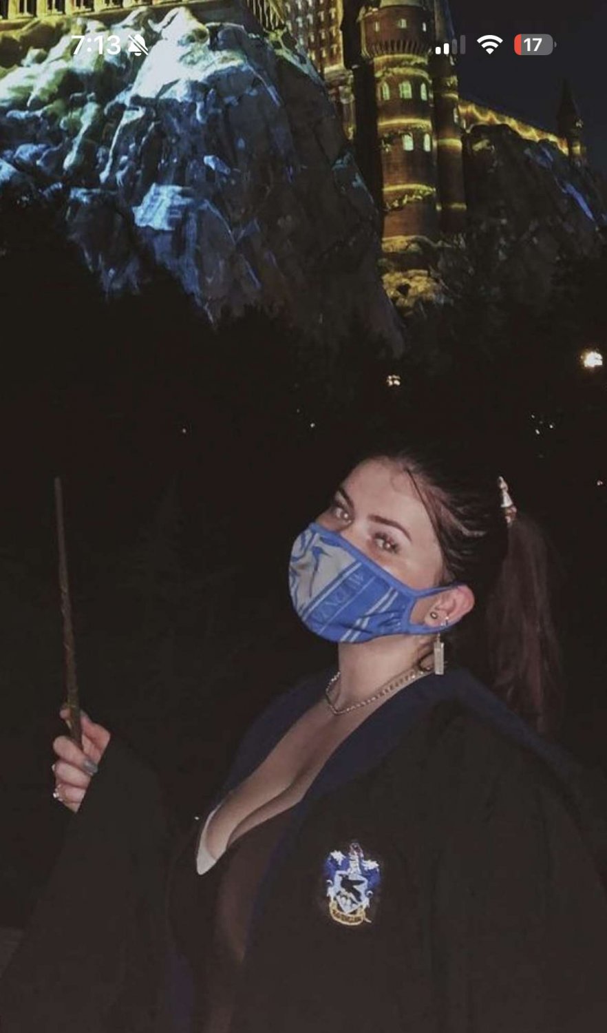 Singer bombshell #ik9cbXOS